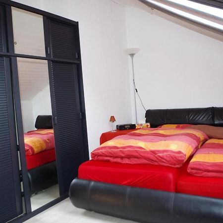Ferienwohnung Taunus Im Gruenen Obergeschoss Langgons Exterior foto